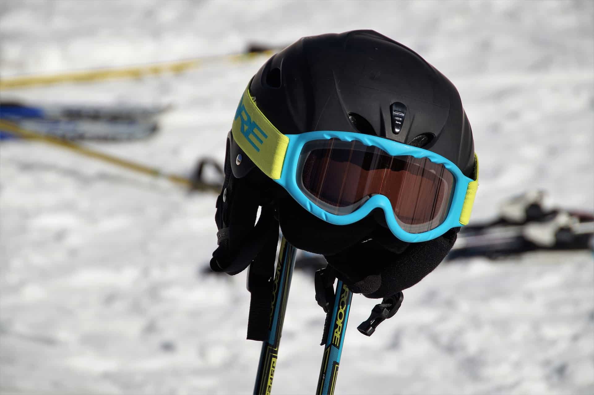 Protective ski accessories – what should you not go to the slopes without?