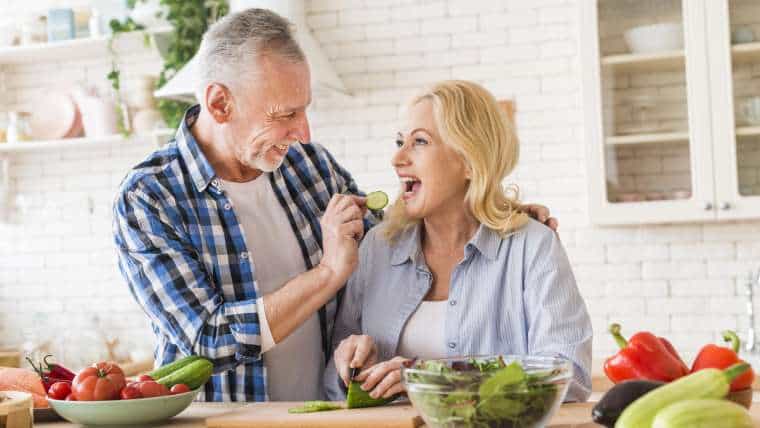 Balanced diet for active seniors – rules to remember